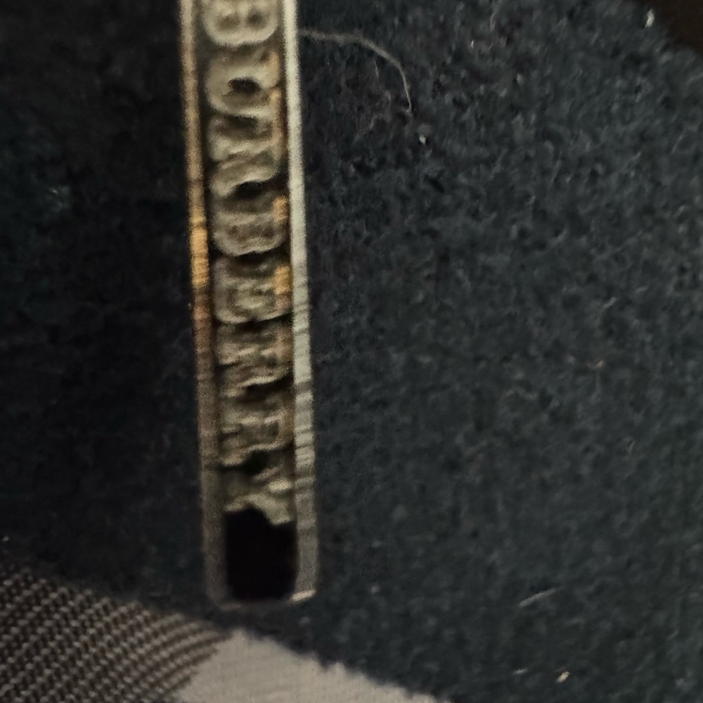 Authentic Burberry Quilted Barn Jacket - Picture 15 of 17